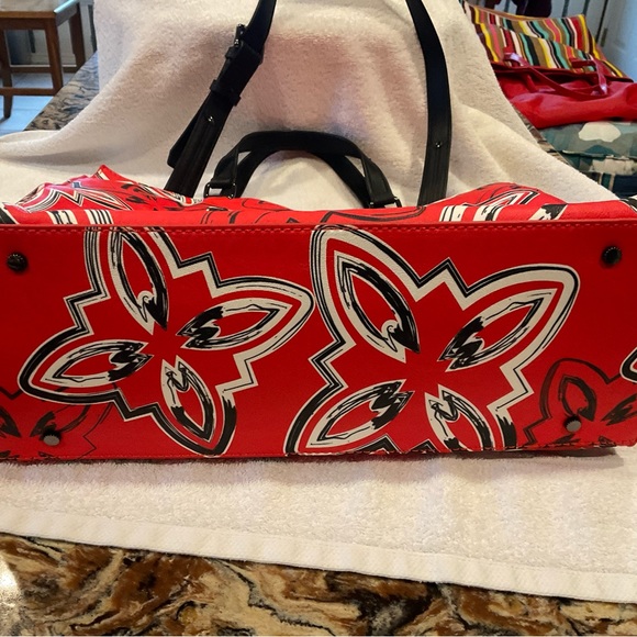 Tote Bag, Large BCBGeneration Tote - Picture 3 of 11